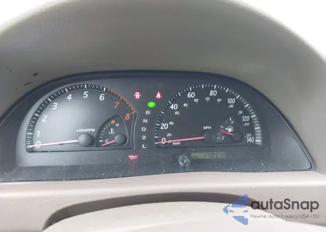 2002 Toyota Camry Le z USA, uszkodzony, nr VIN 4T1BE32K12U527403